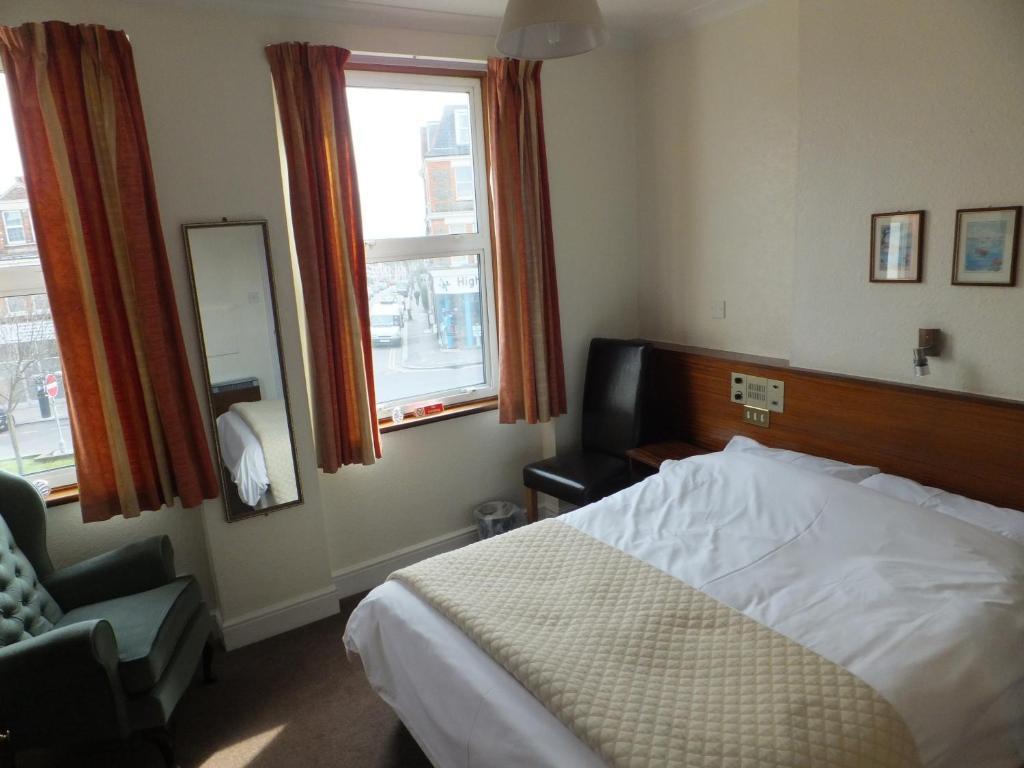White Lodge London Room photo